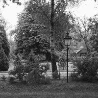 Bild: Straßenlaterne im Garten