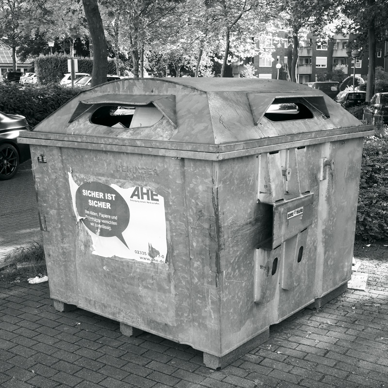 Bild: Altpapiercontainer