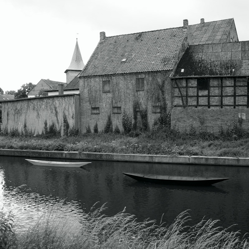 Bild: zwei Kähne auf der Jeetzel, Lüchow (Wendland)