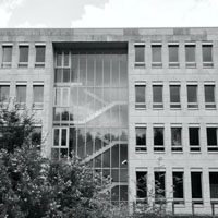 Bild: Fassade mit Treppenhaus